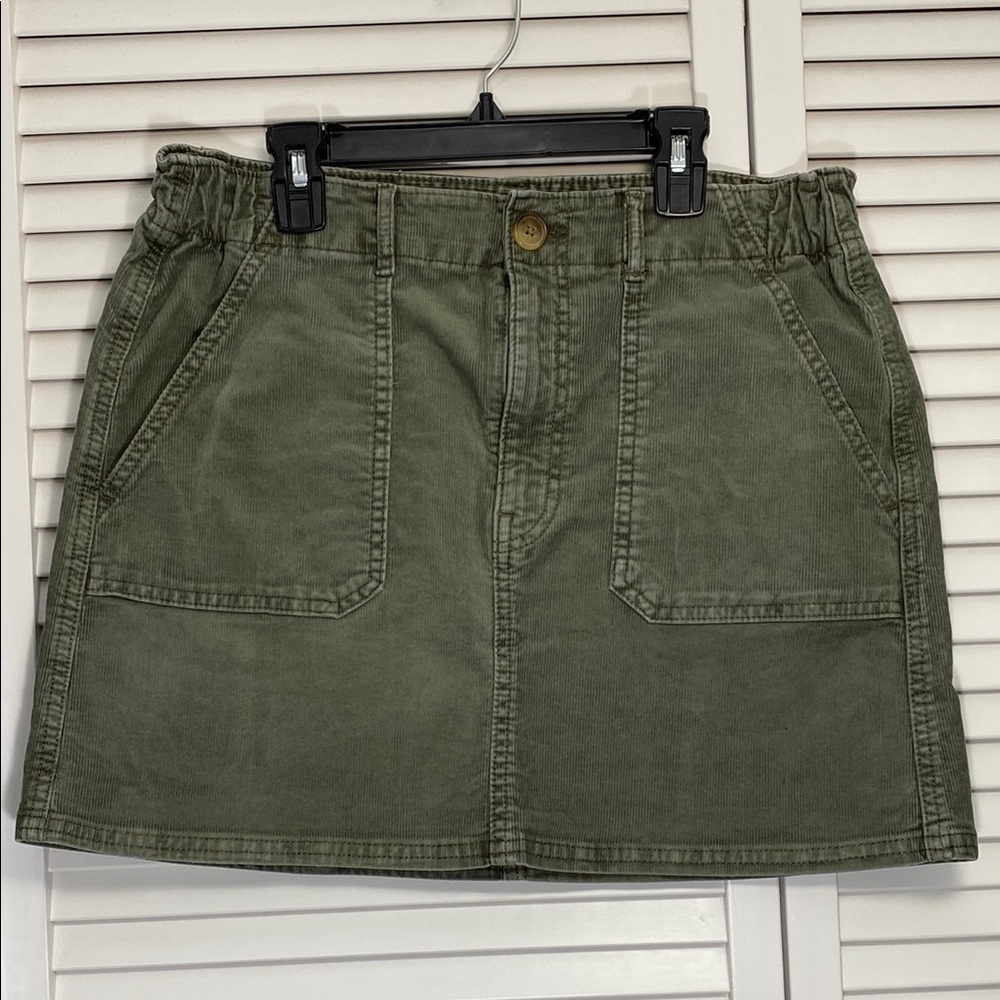 American Eagle Outfitters Green Cargo Mini Skirt